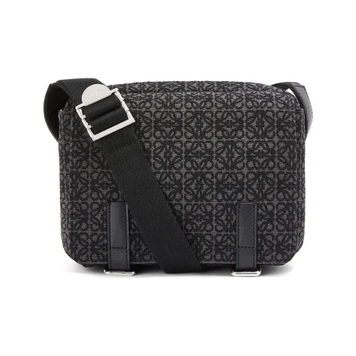 LOEWE Crossbody сумки Мужские