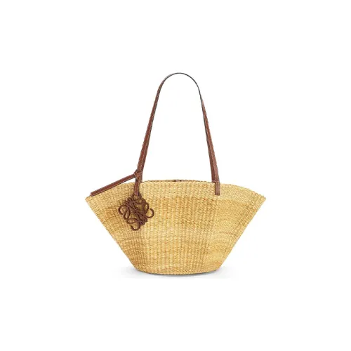 LOEWE Сумки через плечо Женские