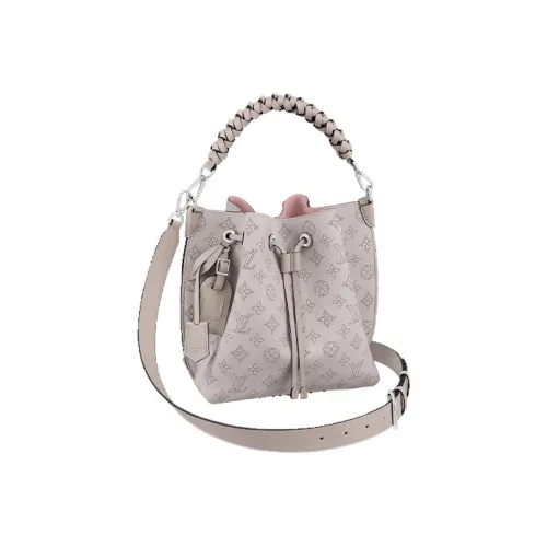 LOUIS VUITTON Сумки Женские