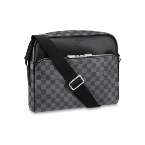 LOUIS VUITTON Dayton Покрытый холст Журналистская сумка Сумка через плечо Стандартная Мужская Черная Синяя