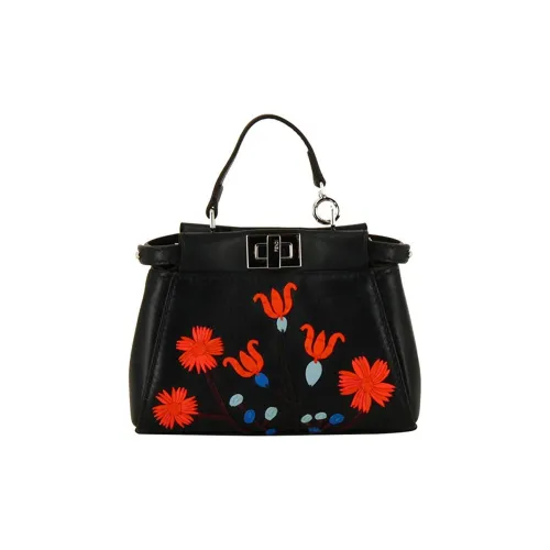 FENDI Кожа Плечевая сумка Сумка через плечо Сумка Mini Женская Черная