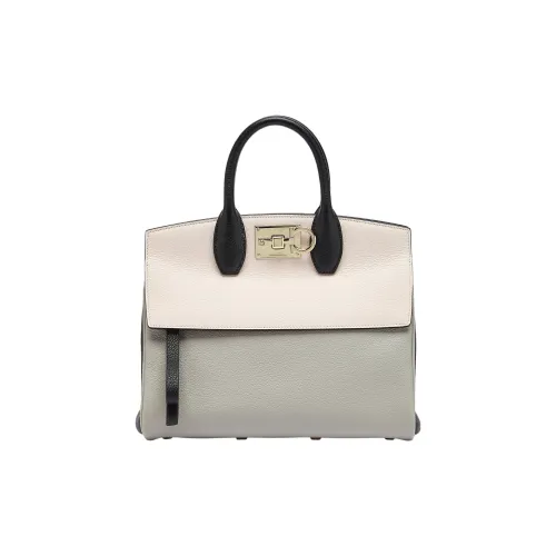 FERRAGAMO Studio Collection Коровья кожа Сумка через плечо Одно плечо Маленькая Женская Светло-серый