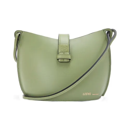 LOEWE Сумки через плечо Женские