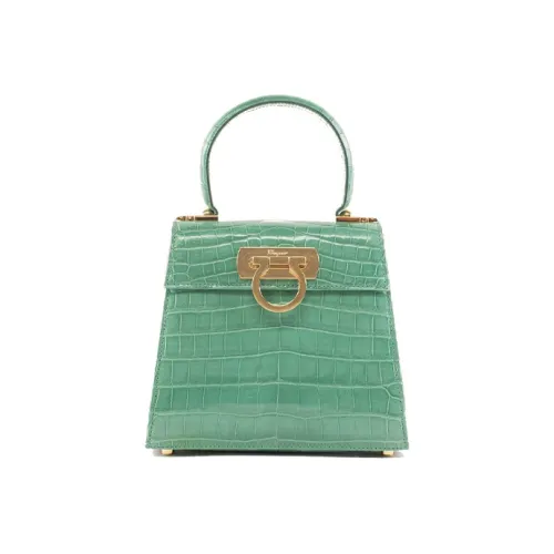 Ferragamo Клатчи Женские