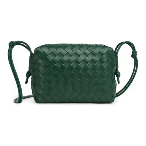 Bottega Veneta Клатч из коровьей кожи одно плечо женский темно-зеленый