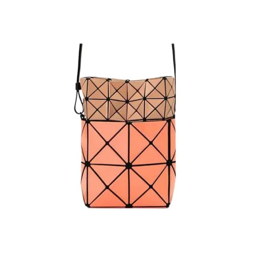 ISSEY MIYAKE Сумки через плечо Женские