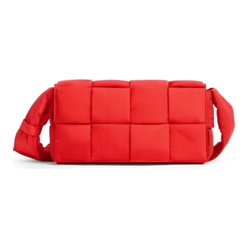Bottega Veneta Нейлоновая подушечная сумка сумка через плечо среднего размера мужская красная