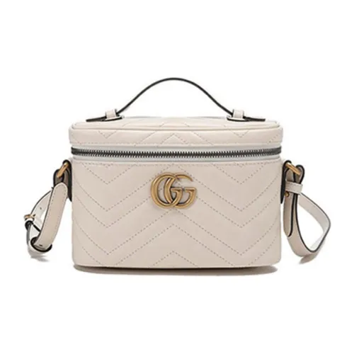 GUCCI Marmont Quilted Кожа Cosmetic Сумка Крест Центральная часть Сумка сумка через плечо Средний Женская Белая