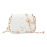 Молочно-белый