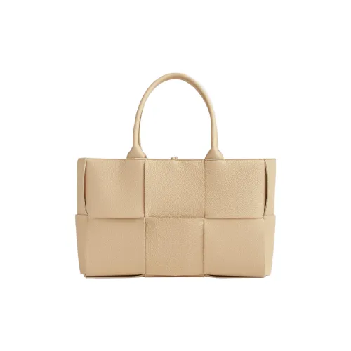 Bottega Veneta Arco Телячья кожа Тоут Сумка Один Плечо Через плечо Сумка Маленькая Женская Миндаль