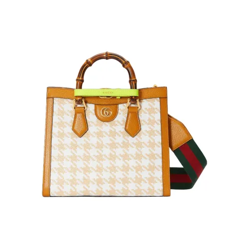 GUCCI Diana Сумки Женские