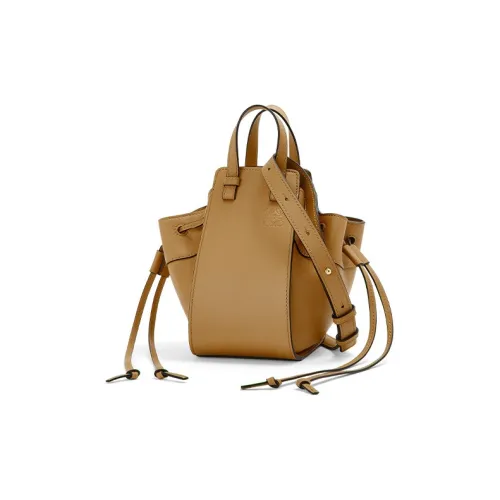 LOEWE Hammock Телячья кожа Hammock Сумка Сумка Сумка через плечо Сумка через плечо Мини Женская Рыжевато-коричневый