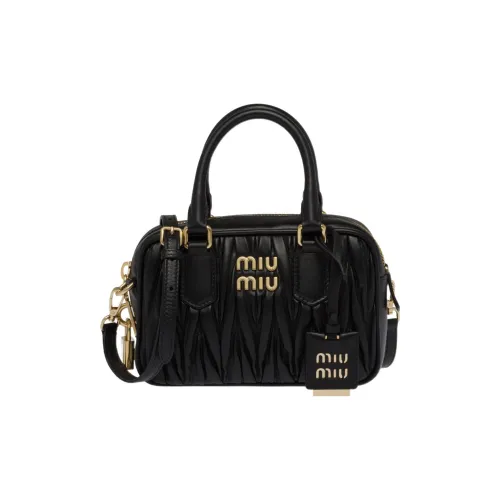 MIU MIU Мателассе Сумки Женские