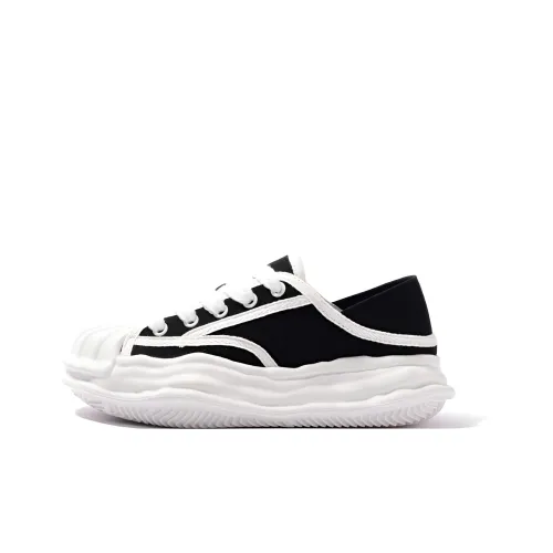 STEVE MADDEN Low-Top Canvas Shoes Women's