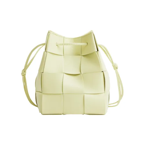 Bottega Veneta CASSETTE Pillow Bag Коровья кожа Овчина Сумка-ведро Сумка через плечо Маленькая Женская