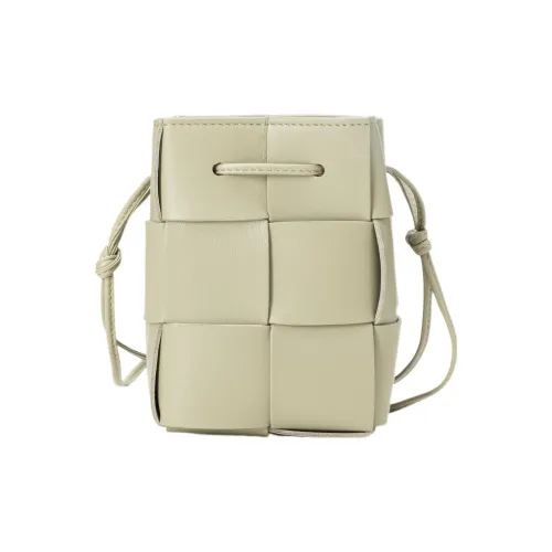 Bottega Veneta CASSETTE подушка сумка Телячья кожа с Овечья шкура Сумка через плечо Мини Женские Хаки