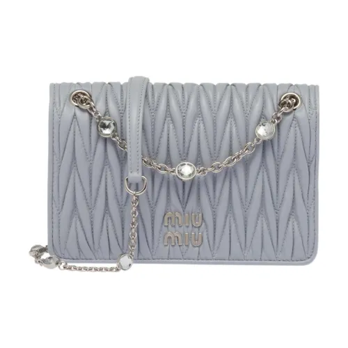 MIU MIU Мателассе Сумки через плечо Женские