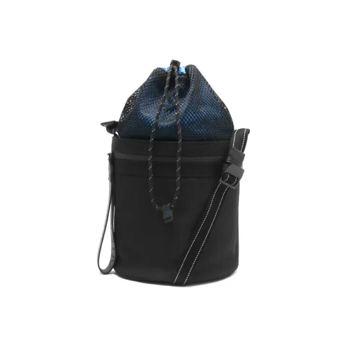 Bottega Veneta Полиэстер Сумка-ведро Сумка через плечо Сумка на плечо Мужская Черная и Синяя