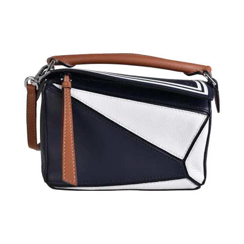 LOEWE Anagram Сумки через плечо Женские