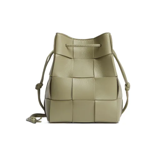 Bottega Veneta CASSETTE подушка сумка Овечья шкура ведро сумка сумка через плечо стандартная женская CAVE каменно-зеленый