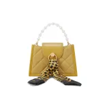 Горчичка рыжевато-коричневого цвета