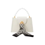 Кремово-молочный белый