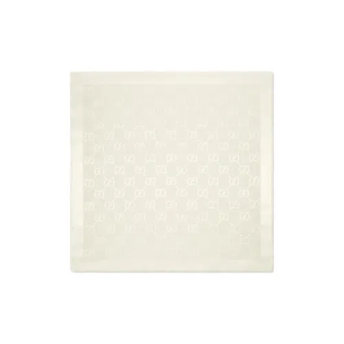 GUCCI Шелковые шарфы для женщин