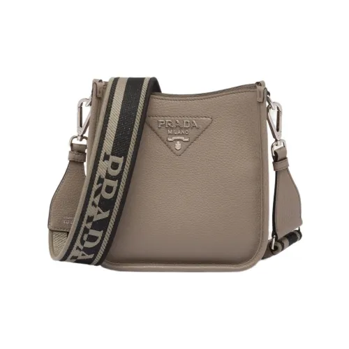 PRADA Triangle Leather Crossbody Bag Shoulder Bag Mini Women's Light Gray PRADA Треугольник Кожаная Сумка через плечо Сумка на плечо Мини Женский Светло-Серый