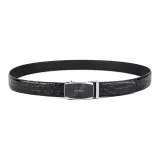 Чёрный ремешок с серебряной пряжкой.