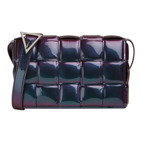 Bottega Veneta Padded Cassette Сумки через плечо Женские