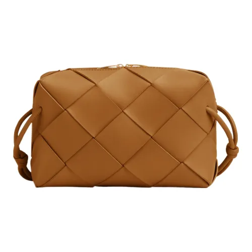 Bottega Veneta Cassette Однотонный Овчина Camera Сумка Сумка через плечо Маленькая Женская CAMEL