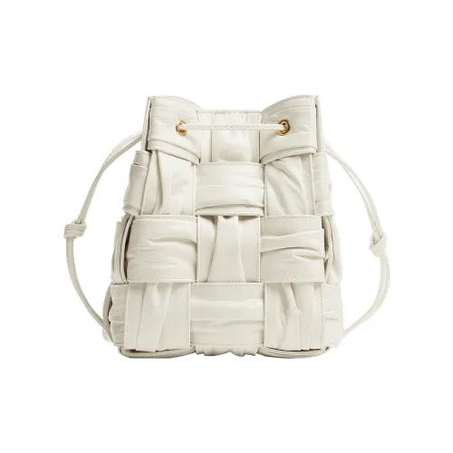 Bottega Veneta Cassette Овчина Сумка-ведро Сумка через плечо Маленькая Сумка Женская Белая