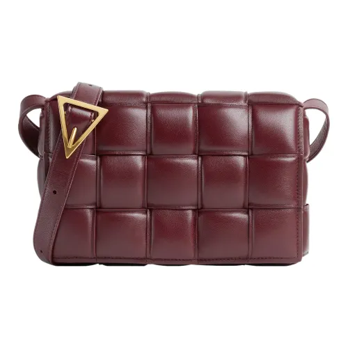 Bottega Veneta Padded Cassette Сумки через плечо Женские