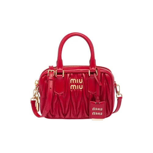 MIU MIU Кожа Сумка через плечо Сумка Маленькая Женская Красная