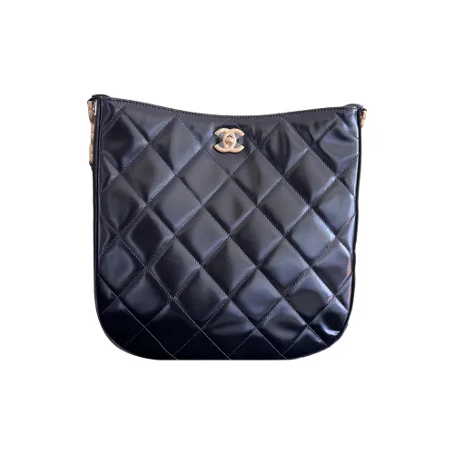 CHANEL Сумки через плечо Женские