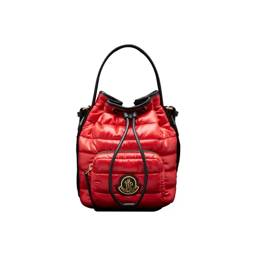 Moncler Лакированная поверхность Нейлон с кожаными вставками Детали Ведрообразная сумка Сумка через плечо Женская Красная