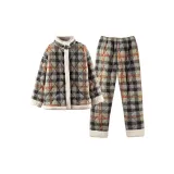 Зелёный, серый, клетка.