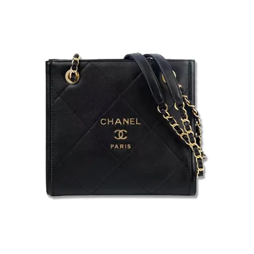 CHANEL Клатчи Женские