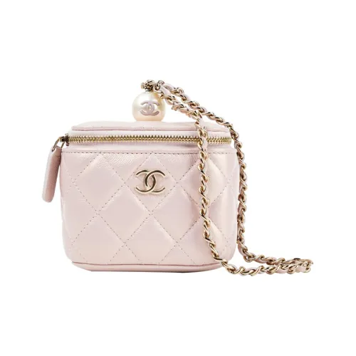 CHANEL Сумки через плечо Женские