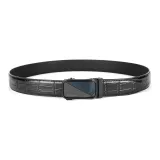 Ярко-черный крокодил