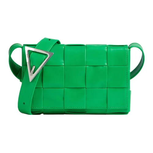 Bottega Veneta CASSETTE Pillow Bag Сумки кросс-боди Мужские
