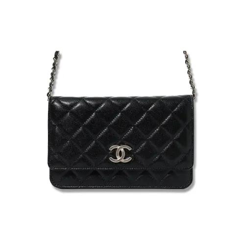 CHANEL Женские кошельки