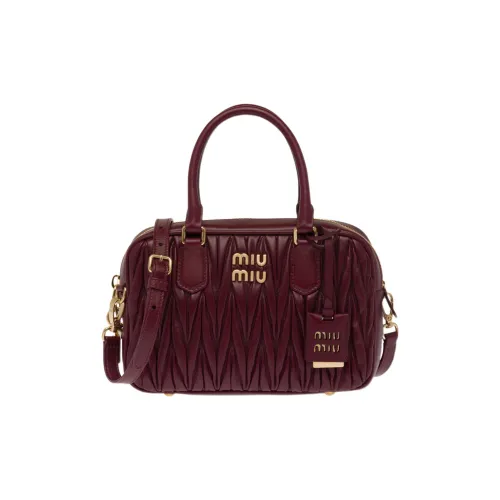 MIU MIU Matelassé Мягкая овечья кожа сумка через плечо сумка женская бордовый