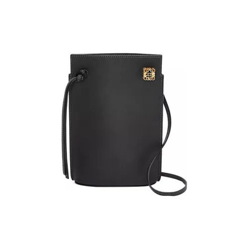 LOEWE Сумки через плечо Женские