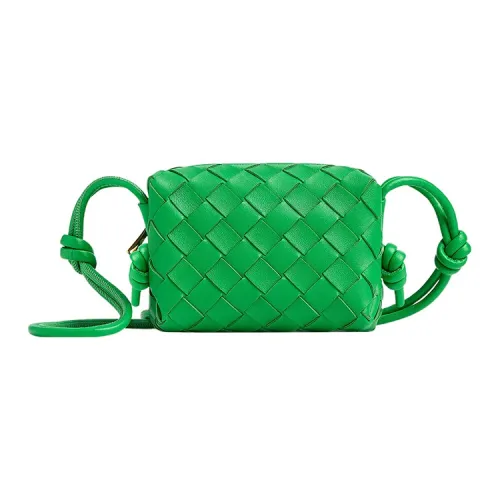 Bottega Veneta Loop Овчина Пэчворк из кожи Camera Сумка Сумка через плечо Экстра мини Женские Попугай зеленый