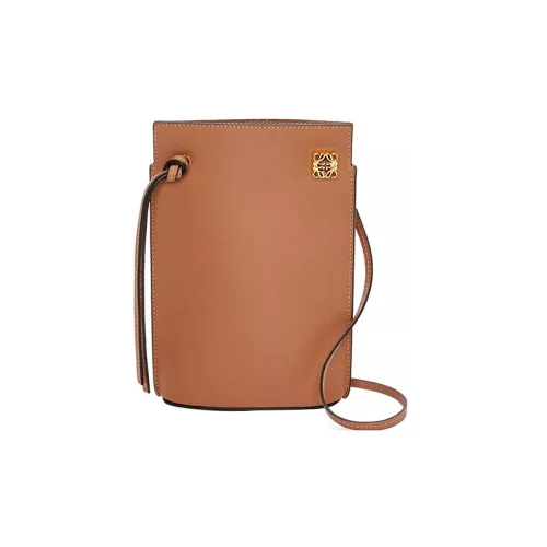 LOEWE Сумки через плечо Женские