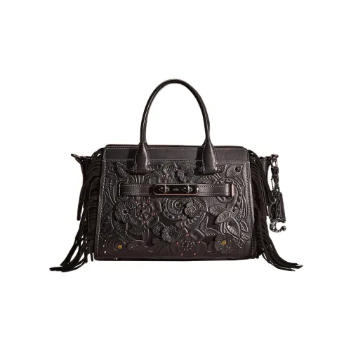 COACH Swagger Клатчи Женские