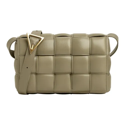 Bottega Veneta Padded Cassette Сумки через плечо Женские
