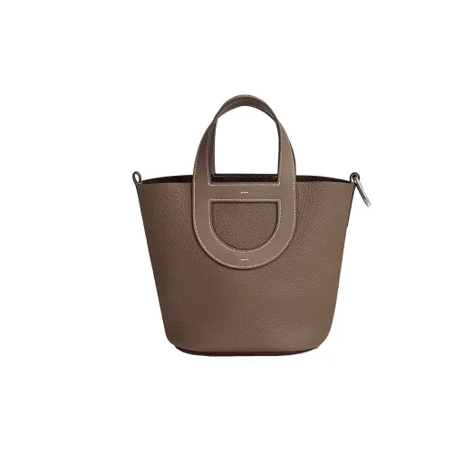 HERMES In The Loop Taurillon Clemence Bullhide с Swift Кожа Ведрообразная Сумка Женская Слоновой Серый