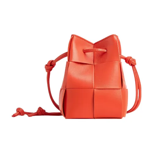 Bottega Veneta CASSETTE Сумки через плечо Женские